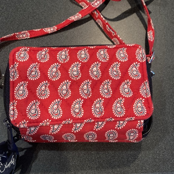 Vera Bradley mini crossbody in good condition. - Picture 5 of 6